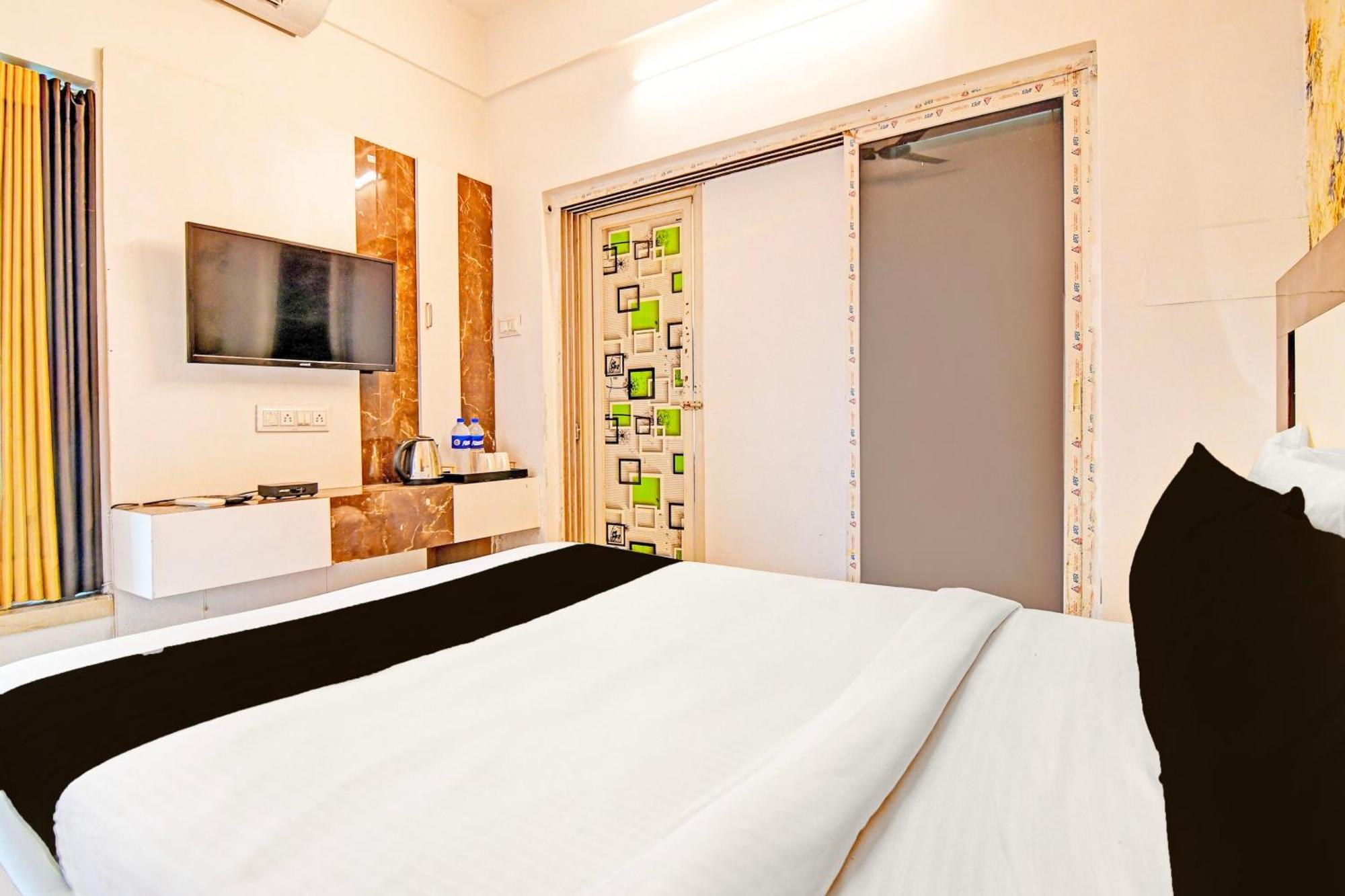 Super Hotel O Ruby Near Acropolis Mall Kalküta Dış mekan fotoğraf